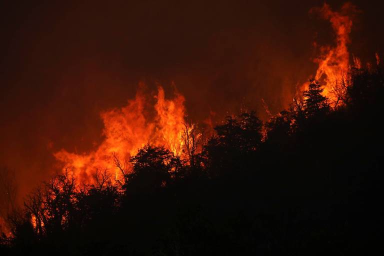 Onda de calor causa incêndios, apagões e expõe desertificação na Argentina