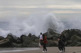Entire West Coast Of United States Under Tsunami Advisory After Undersea Volcano Erupts