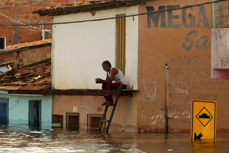 Enchente histórica faz 3.000 famílias deixarem casas em Marabá (PA)