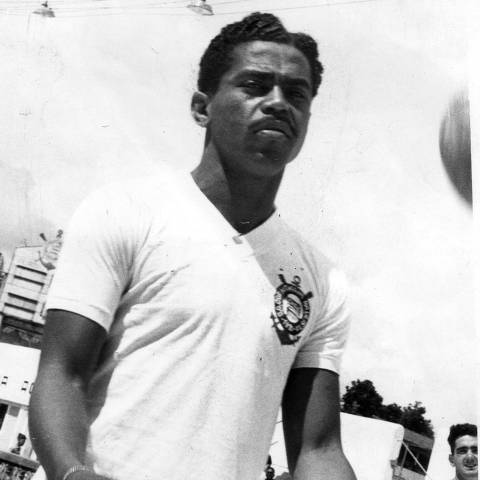 ORG XMIT: 232401_0.tif Futebol: o jogador Baltazar durante treino do Corinthians. (28.10.1952. Foto: Folhapress)