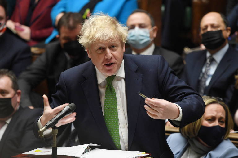 O primeiro-ministro britânico, Boris Johnson, discursa durante debate no Parlamento, em Londres