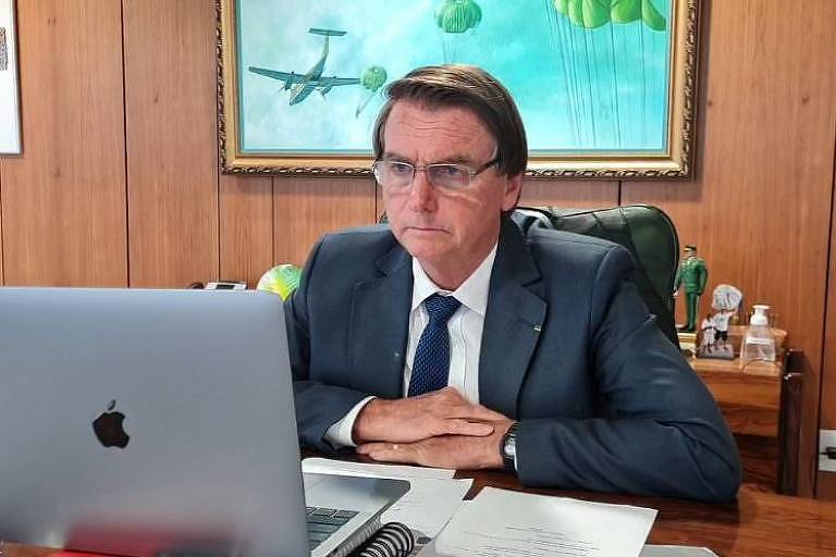 Bolsonaro diz que Damares Alves pode disputar vaga no Senado por SP
