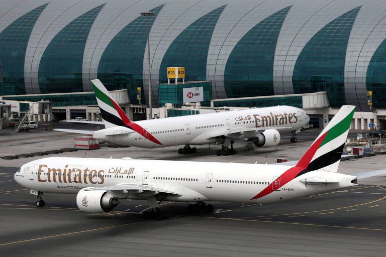 Emirates recebe mais de 300 mil currículos para vagas na tripulação