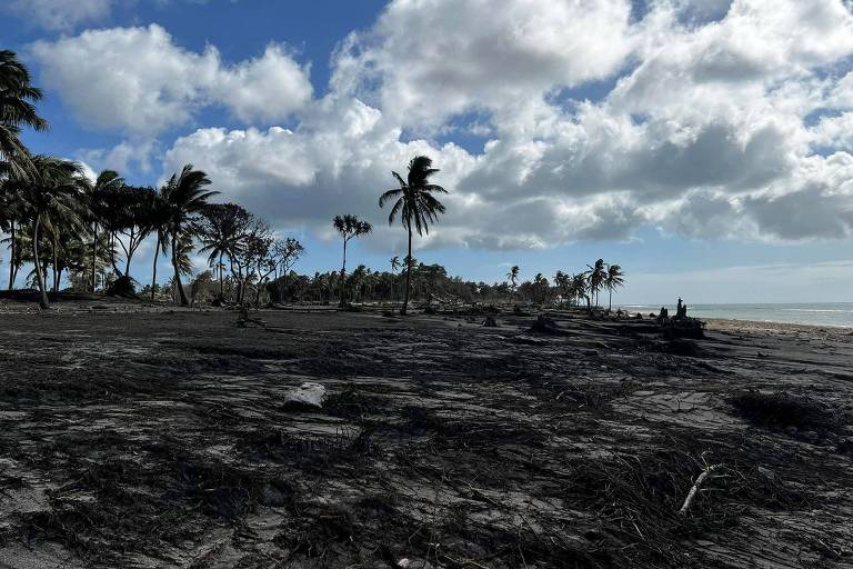 Homem sobrevive a vulcão e tsunami em Tonga depois de ficar 27 horas à deriva