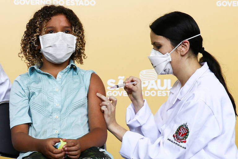 Caetano de Jesus Martins Moreira, 9, foi a primeira criança sem comorbidade a receber o imunizante da Coronavac 