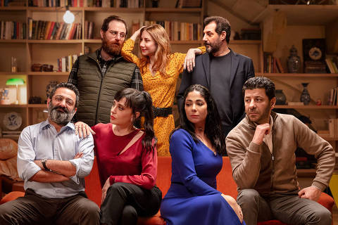 Pôster de 'Perfeitos Desconhecidos', primeiro filme em árabe da Netflix