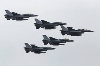 FILE PHOTO: Taiwan Air Force's F-16 fighter jets fly during the annual Han Kuang military exercise at an army base in Hsinchu