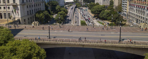 SÃO PAULO,  SP - 20.01.2022 - Imagem de drone do Viaduto do Chá que completa 130 anos.  (Foto: Danilo Verpa/Folhapress, COTIDIANO) ***ESPECIAL*** ***EXCLUSIVO FOLHA***