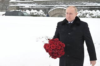 Russian President Putin attends a ceremony marking the anniversary of the Leningrad siege lifting in St Petersburg