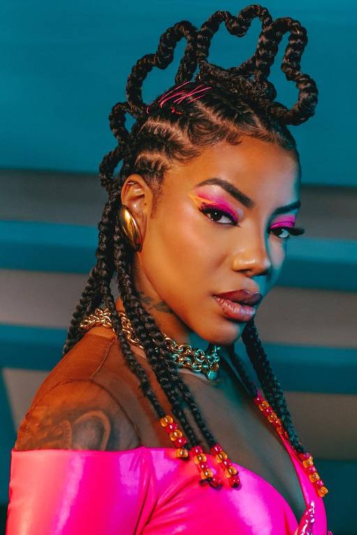 Esqueceu a letra? Ludmilla comenta falha ao cantar o hino nacional