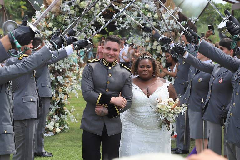 Jojo Todynho se casa com Lucas Souza, oficial do Exército, no RJ