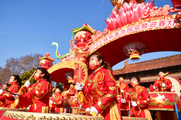 Celebração do Ano-Novo Lunar em Luoyang, na província chinesa de Henan