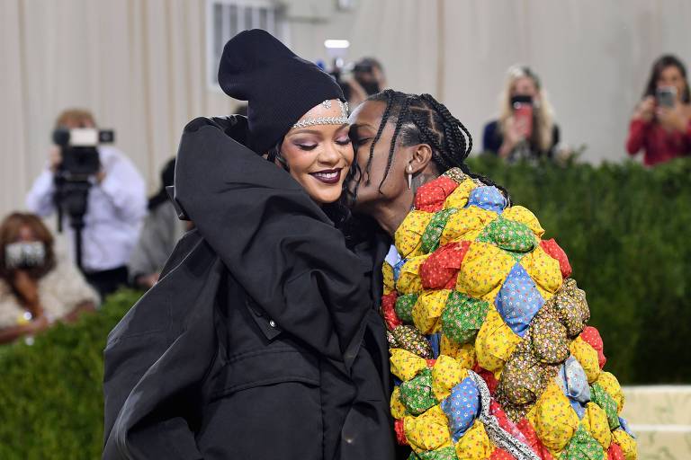 Rihanna e A$AP Rocky são vistos juntos pela primeira vez após boatos de traição