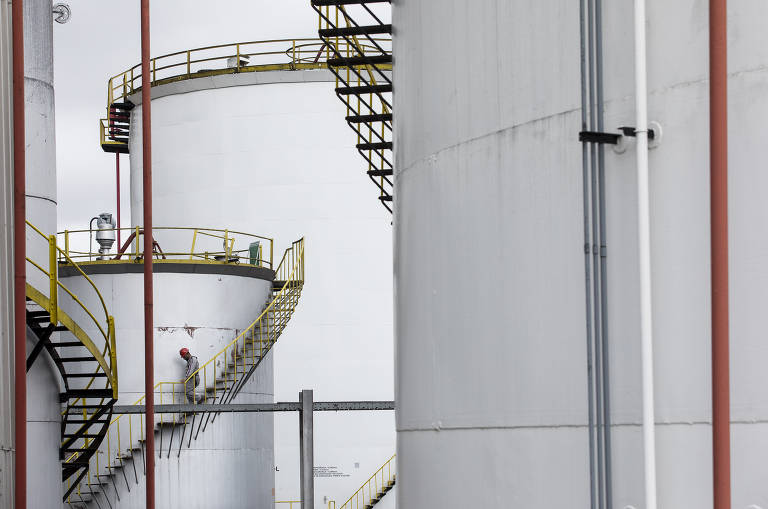 Em 2016, o valor dos combustíveis passou a acompanhar o mercado internacional, quando foi implantada a política de paridade de importação. A política de paridade define o PPI (Preço de Paridade de Importação), que é um valor de referência, calculado com base no preço de aquisição do combustível, nos custos logísticos e nas margens para remunerar riscos inerentes à operação 