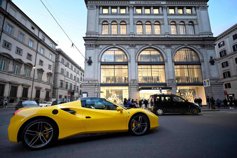 Ferrari tem salto de vendas apesar da falta de chips