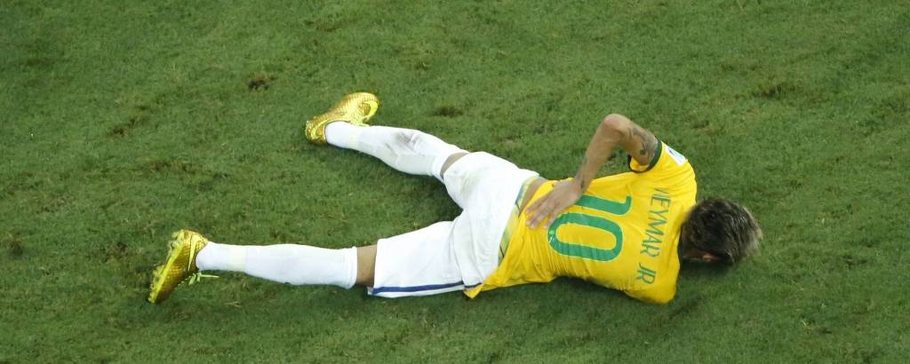 O que aconteceu com as costas do Neymar?