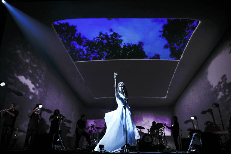 Marisa Monte durante o show de estreia da turnê 'Portas', em São Paulo