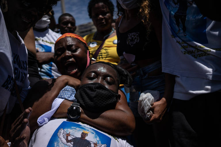 No Rio de Janeiro, manifestantes fazem protesto pedindo justiça pelo  jovem congolês Moïse Mugenyi Kabagambe, espancado e morto, na Barra da Tijuca, na zona oeste do Rio