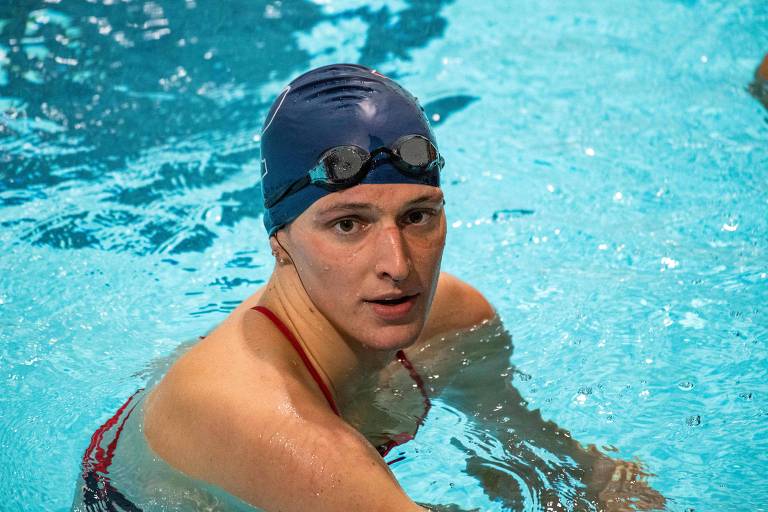 Lia Thomas, nadadora transgênero, pode ser impedida de competir entre as mulheres
