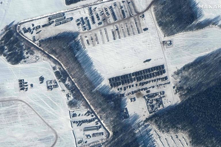Imagens de satélite mostram unidades militares em Rechitsa, na Belarus, próximo à fronteira com a Ucrânia