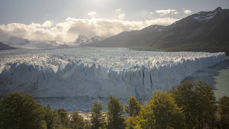 O Glacial Perito Moreno é uma gigantesca formação de gelo na Patagônia