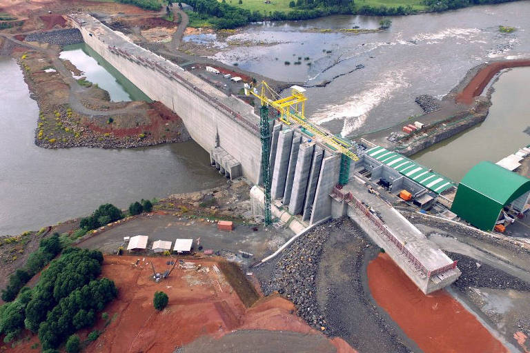 Usina hidrelétrica em São Roque (SC)
