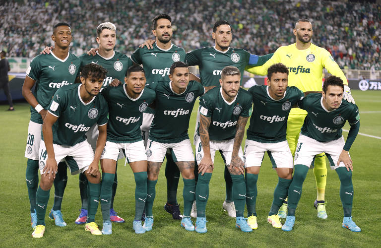 Equipe do Palmeiras posa para a foto oficial, antes da semifinal do Mundial de Clubes nos Emirados Árabes Unidos