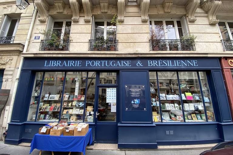 Livraria cenário de 'Emily in Paris' é achado para turista na França