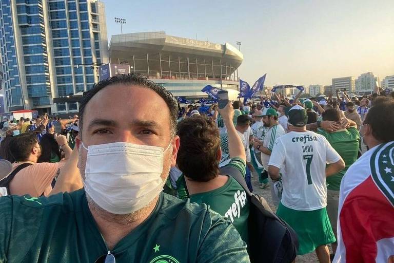 Apresentador Reinaldo Gottino viajou a Abu Dhabi para assistir ao jogo do Palmeiras