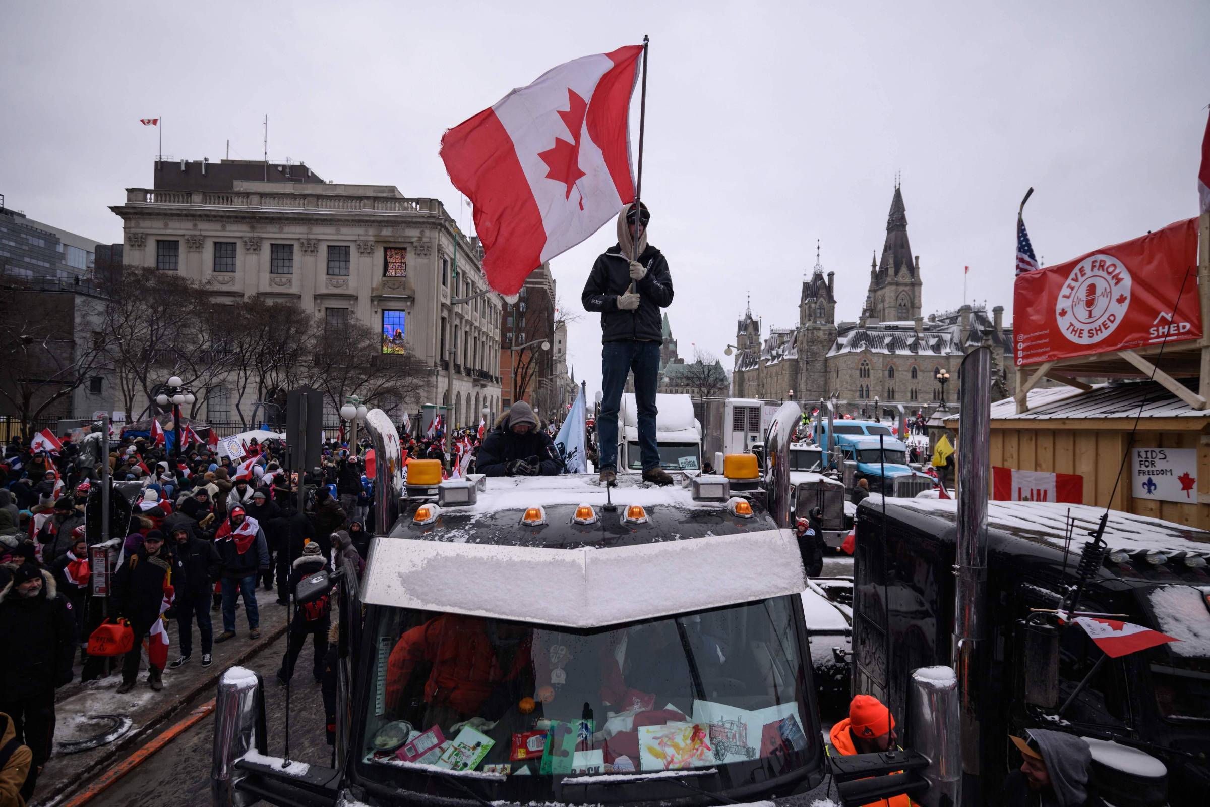 Vídeo mostra protestos de trabalhadores no Canadá, e não contra apoio  militar à Ucrânia