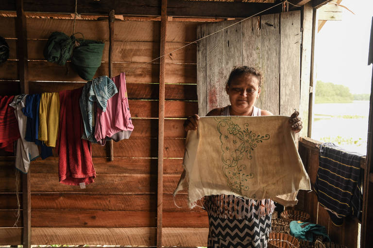 Falta de dinheiro, de acesso e de saneamento agrava pobreza menstrual na Ilha de Marajó