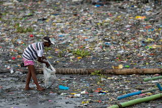 FILE PHOTO: Polluted Pasig River in Manila, Philippines