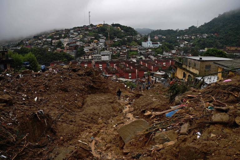 Não se resolvem 40 anos em um ano, diz governador Cláudio Castro sobre tragédia no município fluminense