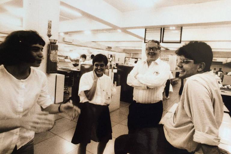 Renata Lo Prete (à esq.), Marion Strecker, Paulo Francis e Fernando Rodrigues na Redação da Folha, em 1989