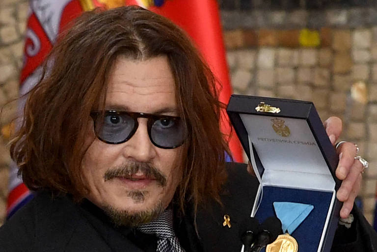 Johnny Depp perde em julgamento contra tabloide que o acusou de