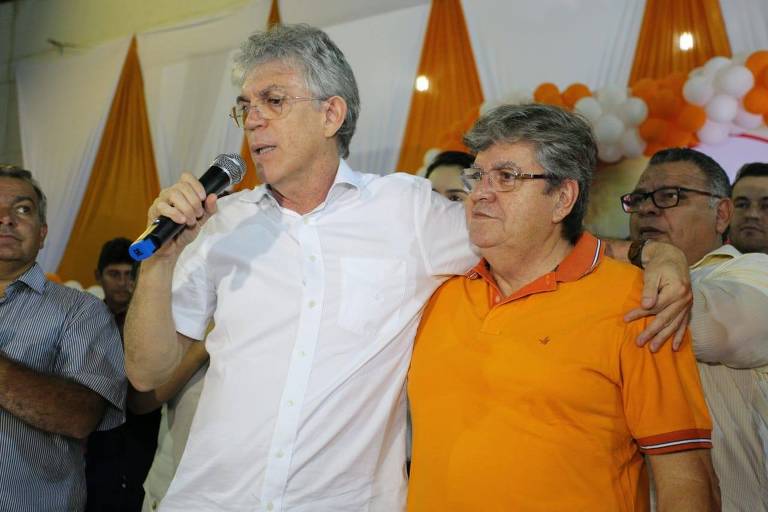 O ex-governador paraibano Ricardo Coutinho e o atual, João Azevêdo