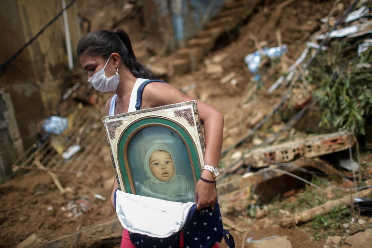 'Aceitamos as tragédias pacificamente', diz leitor sobre Petrópolis