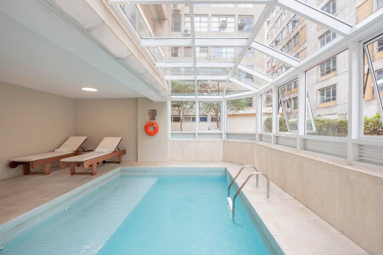 Além da piscina coberta, o day use do Intercity Paulista dá direito ao uso de sauna e academia