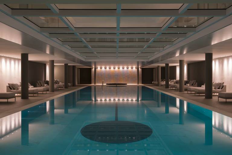 Ambiente externo com piscina do hotel Palácio Tangará