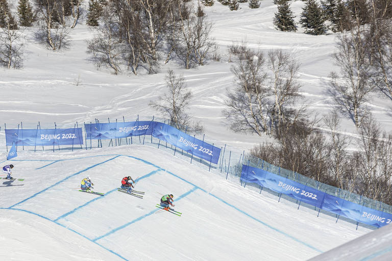 Xi Jinping realiza sonho esportivo com resorts de esqui e escolas de curling