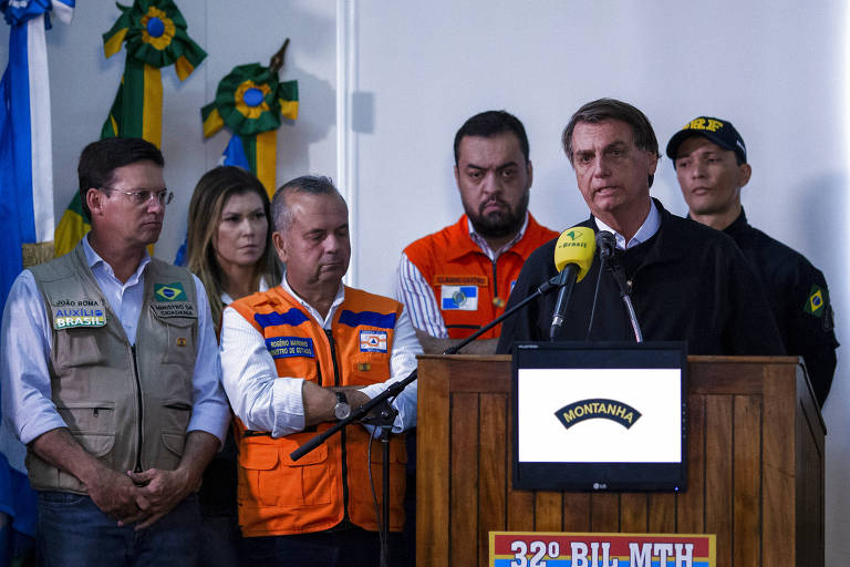 O presidente Jair Bolsonaro, durante coletiva de imprensa após sobrevoar áreas destruídas pela chuva em Petrópolis