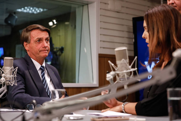 Bolsonaro durante entrevista