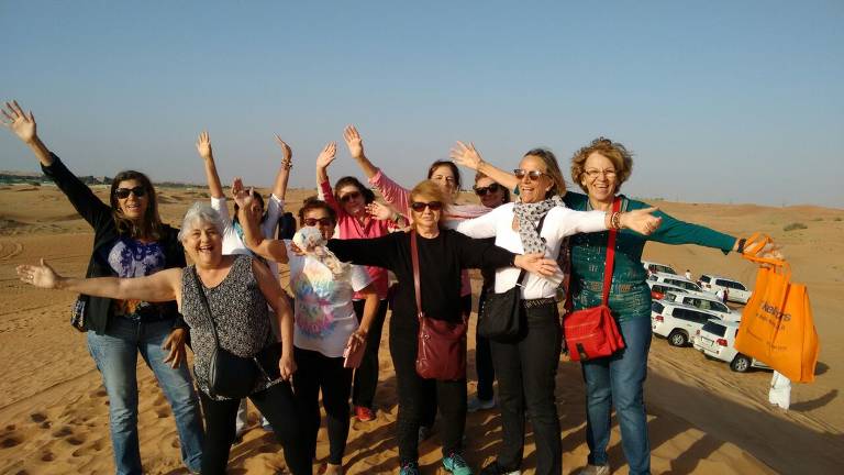 Grupo de clientes da Cinthe-Tur, agência de turismo sediada em São Paulo, durante viagem a Dubai, em 2017