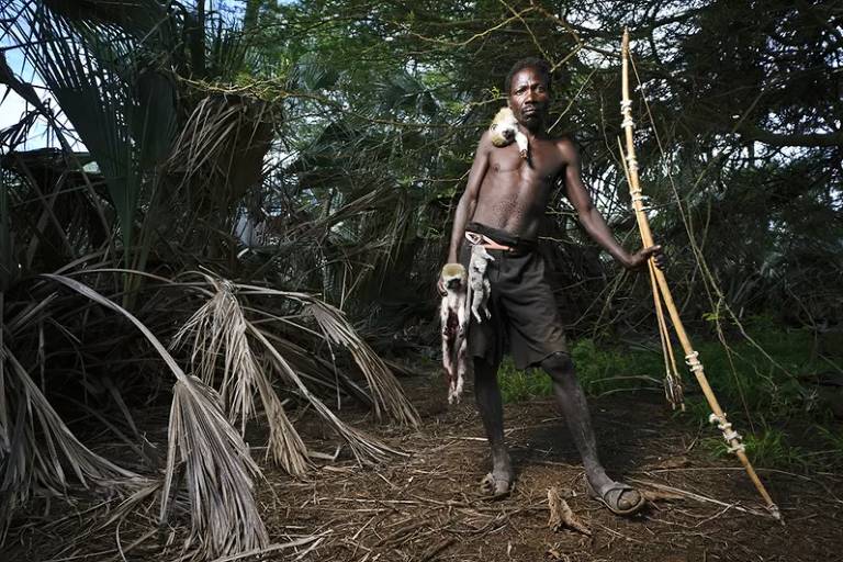 Os Hadzabe, da Tanzânia, são uma das últimas tribos de caçadores-coletores do mundo