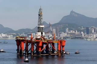 FILE PHOTO: Oil platform