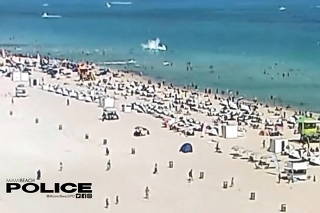 Helicopter crashes into water off Miami Beach