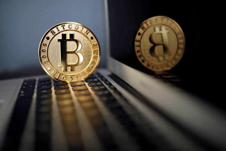 Bitcoin perde força por alta no custo da produção de novas moedas