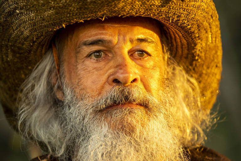  Osmar Prado interpreta o Velho do Rio em 'Pantanal'
