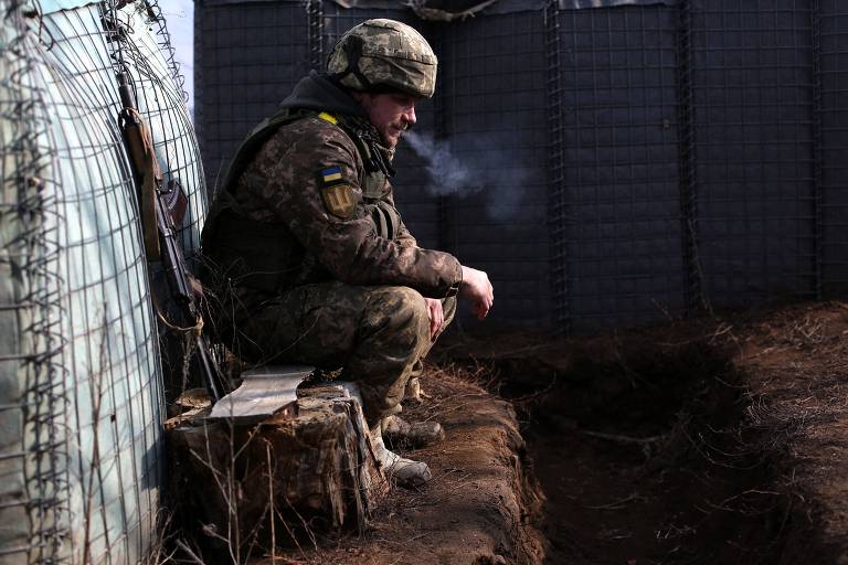 Crise no leste da Ucrânia escala com envio de tropas russas a Donetsk e Lugansk