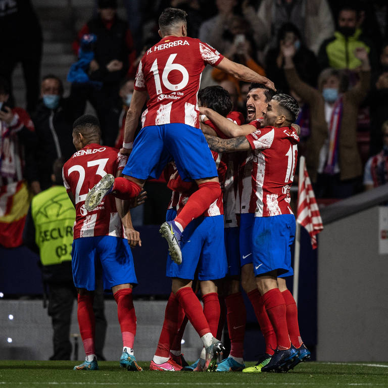 Jogadores do Atlético de Madric comemoram gol de João Félix